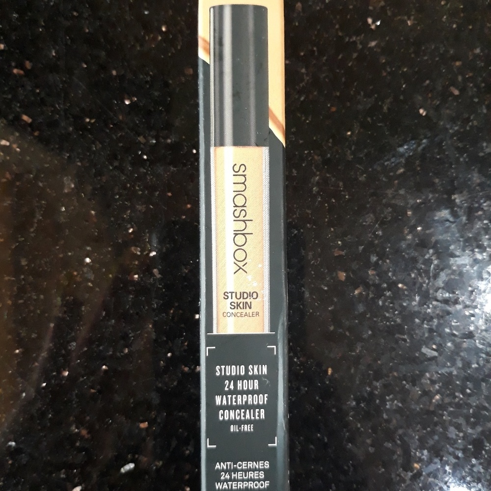 Smashbox waterproof concealer
